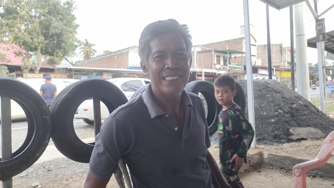 Foto : Ahmad Ilyas (51) Memilih Mendukung Andi Rosman Pada Pilkada Wajo 2024