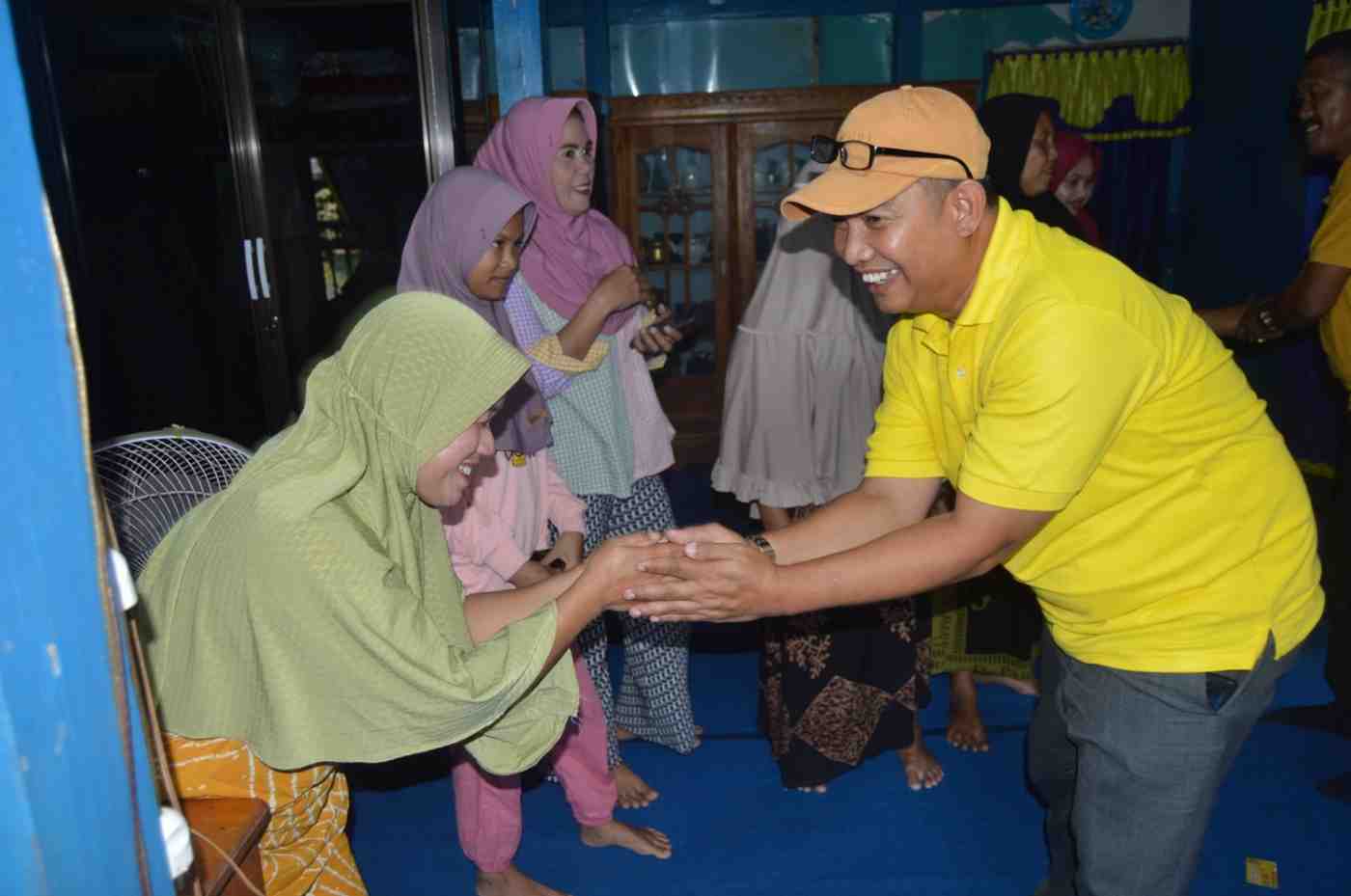 Foto : Antusiasme Masyarakat Pada kunjungan Silaturahmi Herman Jaya Di Beberapa Desa/Kelurahan Se Kecamatan Barru. Sabtu (9/9) 
